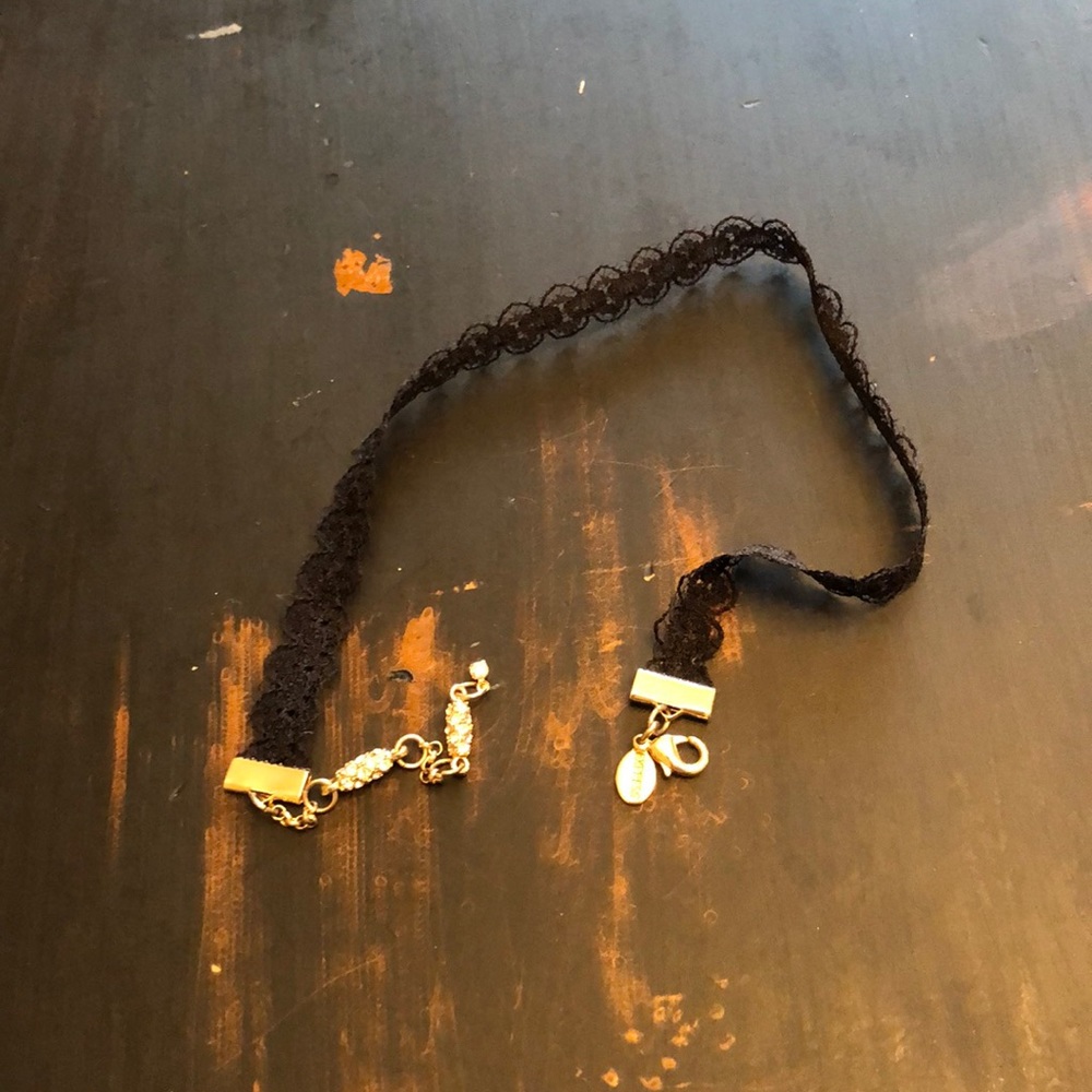 Black lace choker
